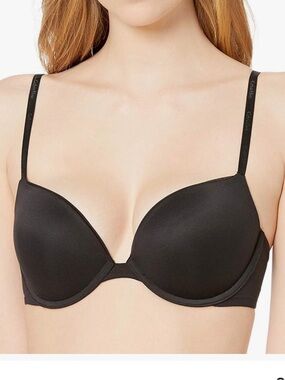 NWT Calvin Klein Smooth Push-Up Plunge Bra in Black